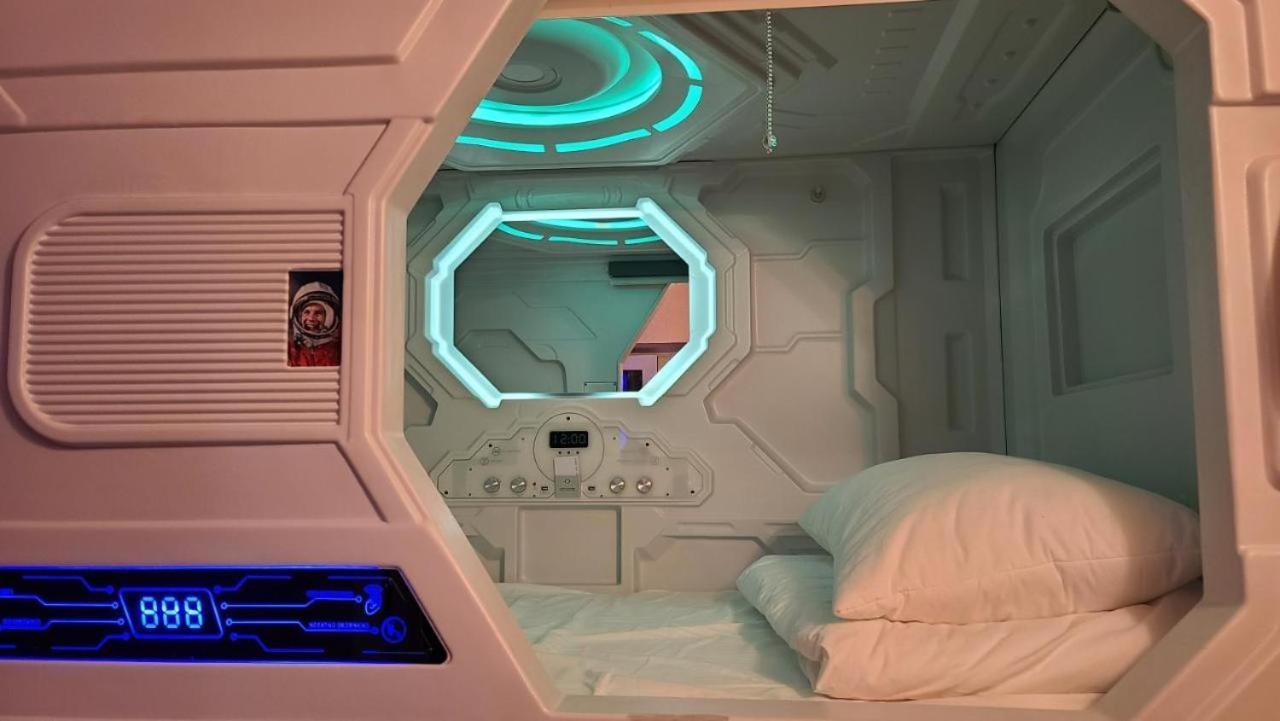 Hostel Aria Capsule Chisináu Exterior foto